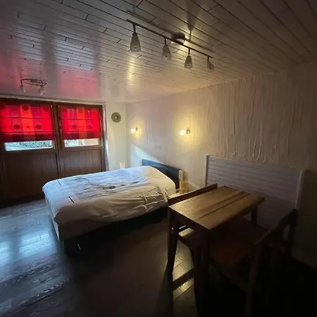 L'hirondeau De * Tenneville